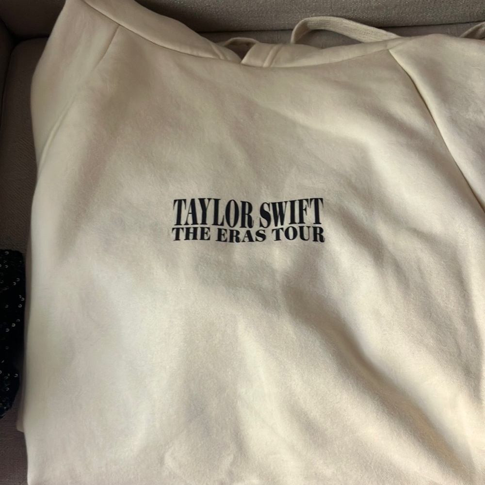 2XL size Taylor Swift Eras tour sweatshirt bought on May 29, 2023